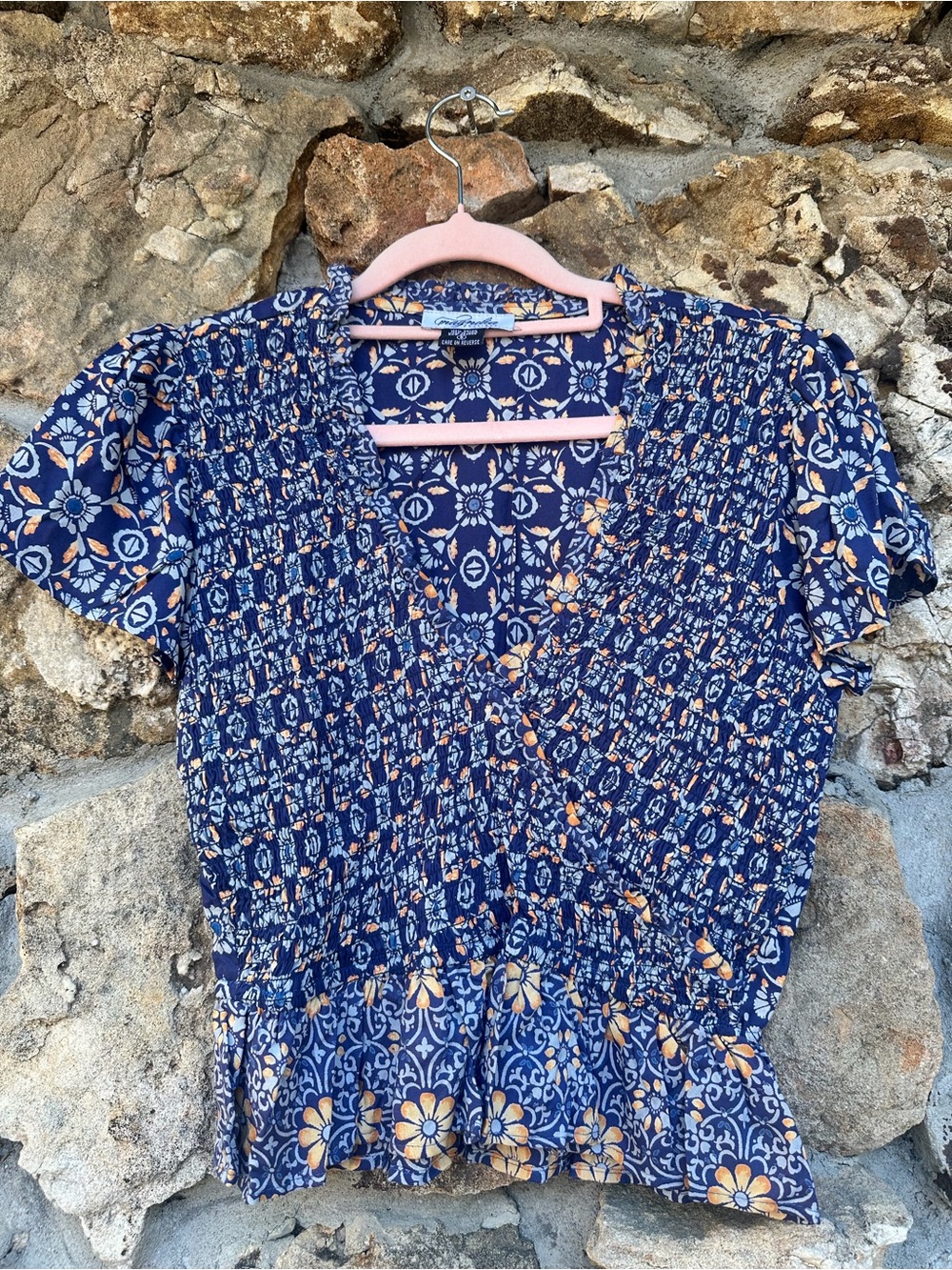 Magnolia Boutique blue rayon blouse white and beige floral and geometric sz S